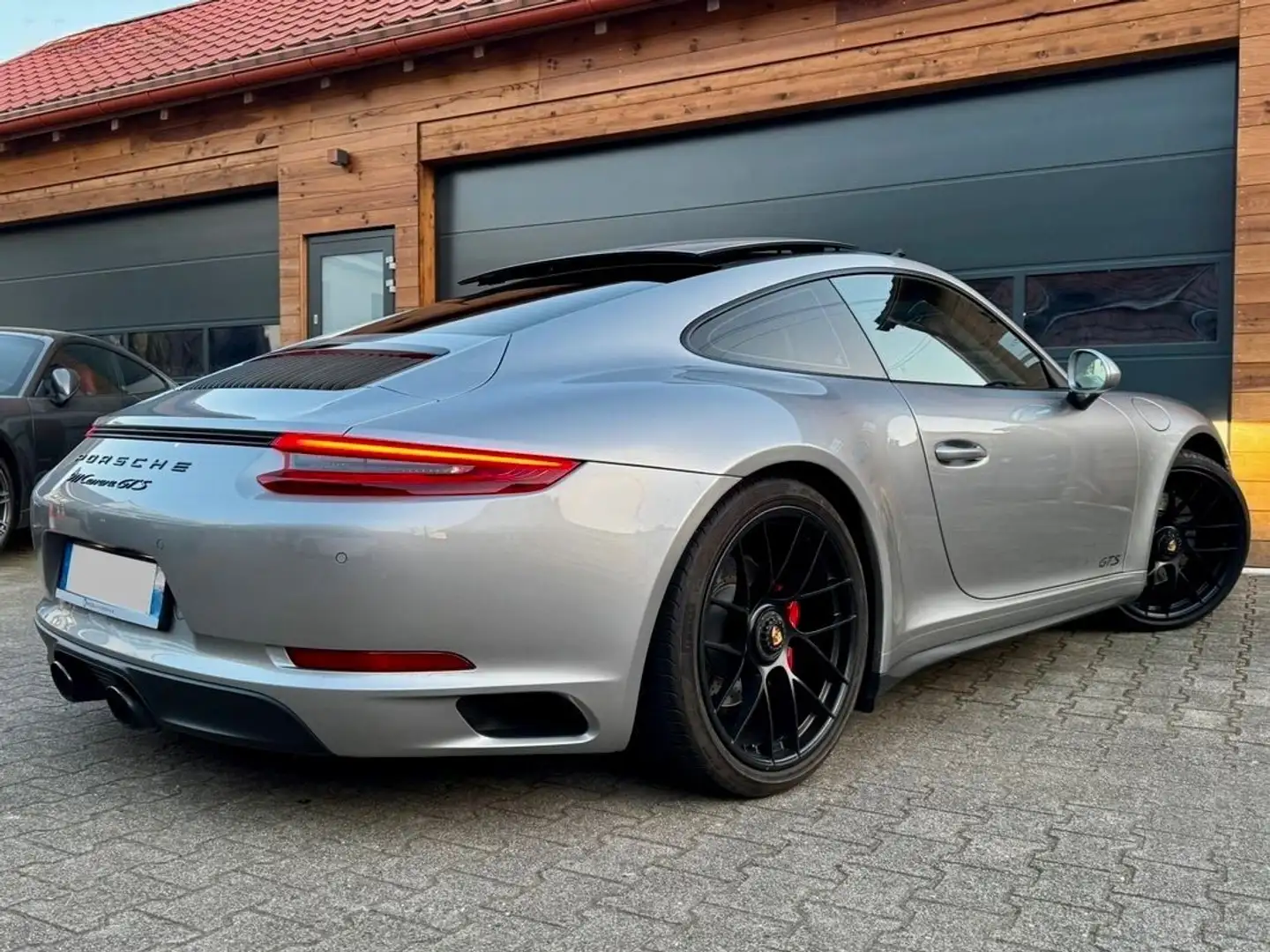 Porsche 911 Carrera GTS Grijs - 2