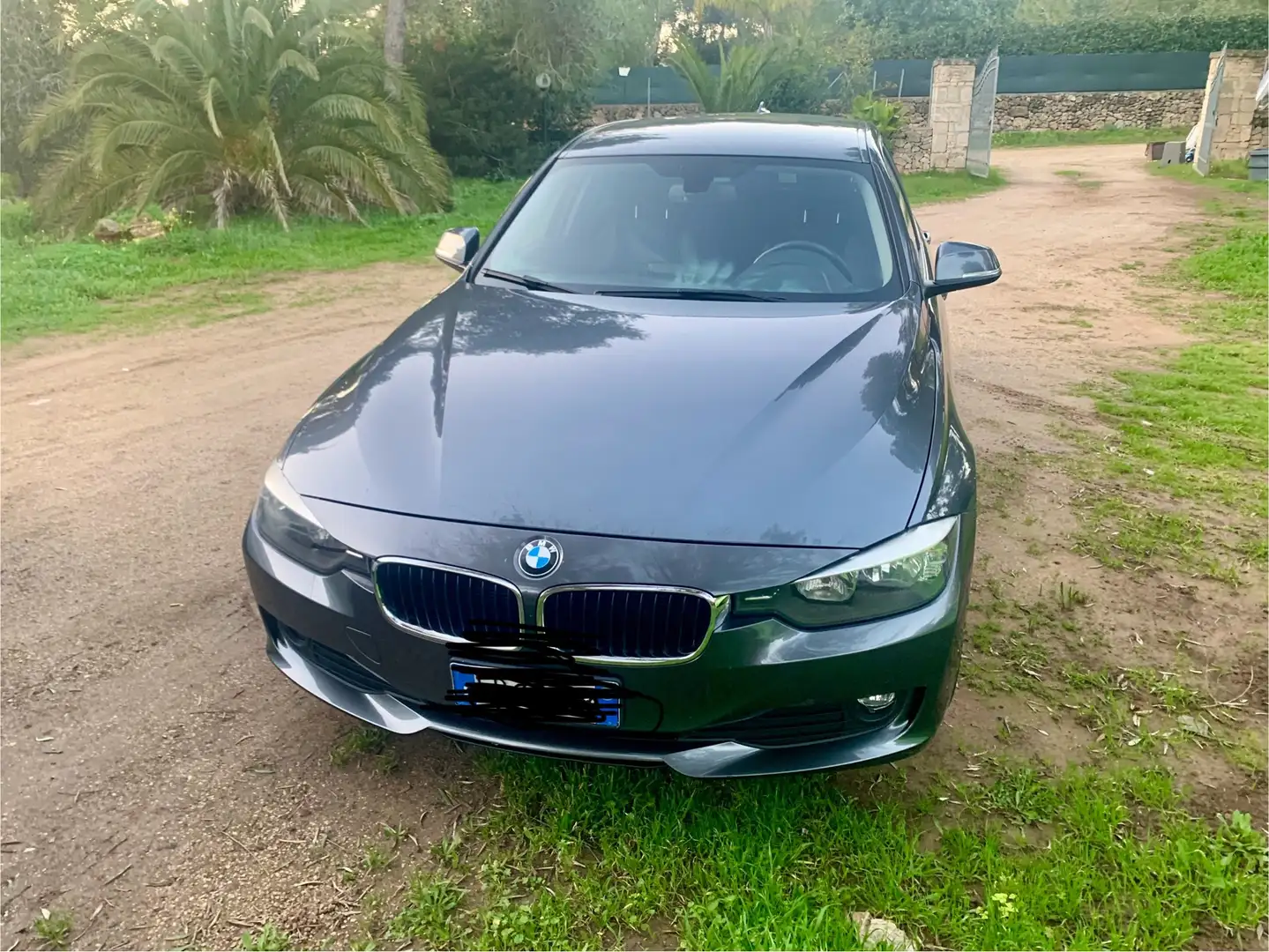 BMW 318 Serie 3 Touring 318d  auto Grigio - 2