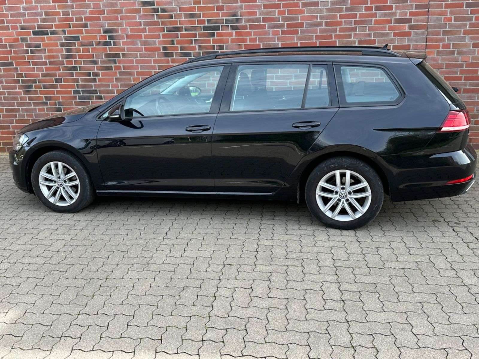 Second hand Volkswagen Golf 1.0