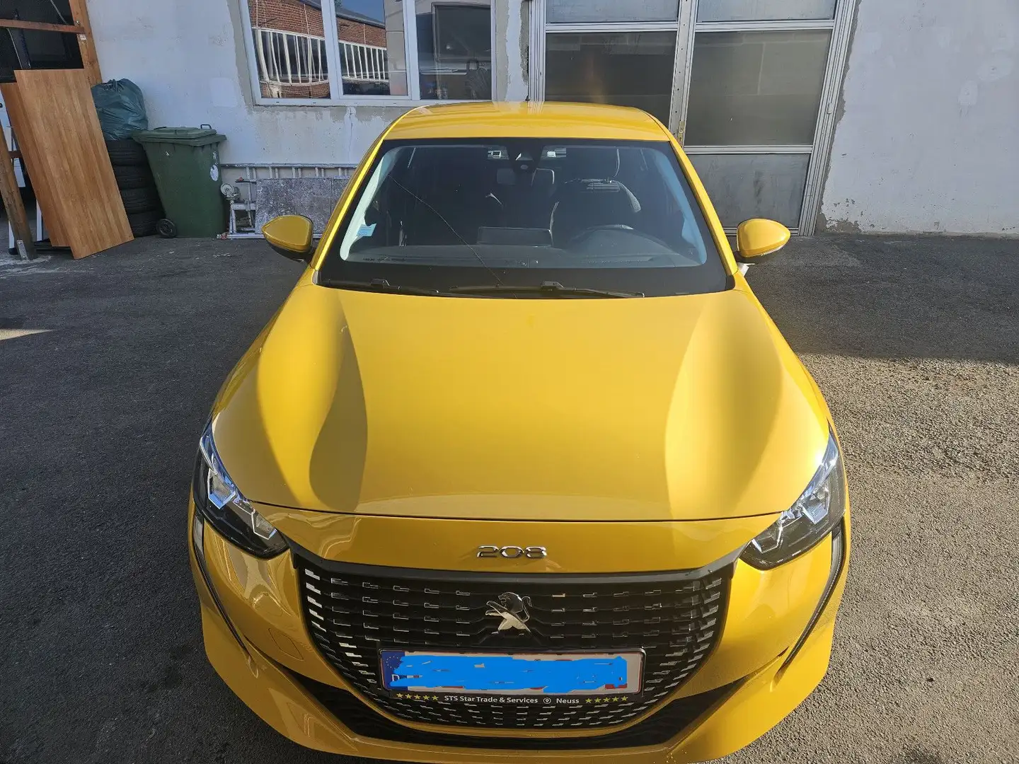 Peugeot 208 Active Pack Gelb - 2