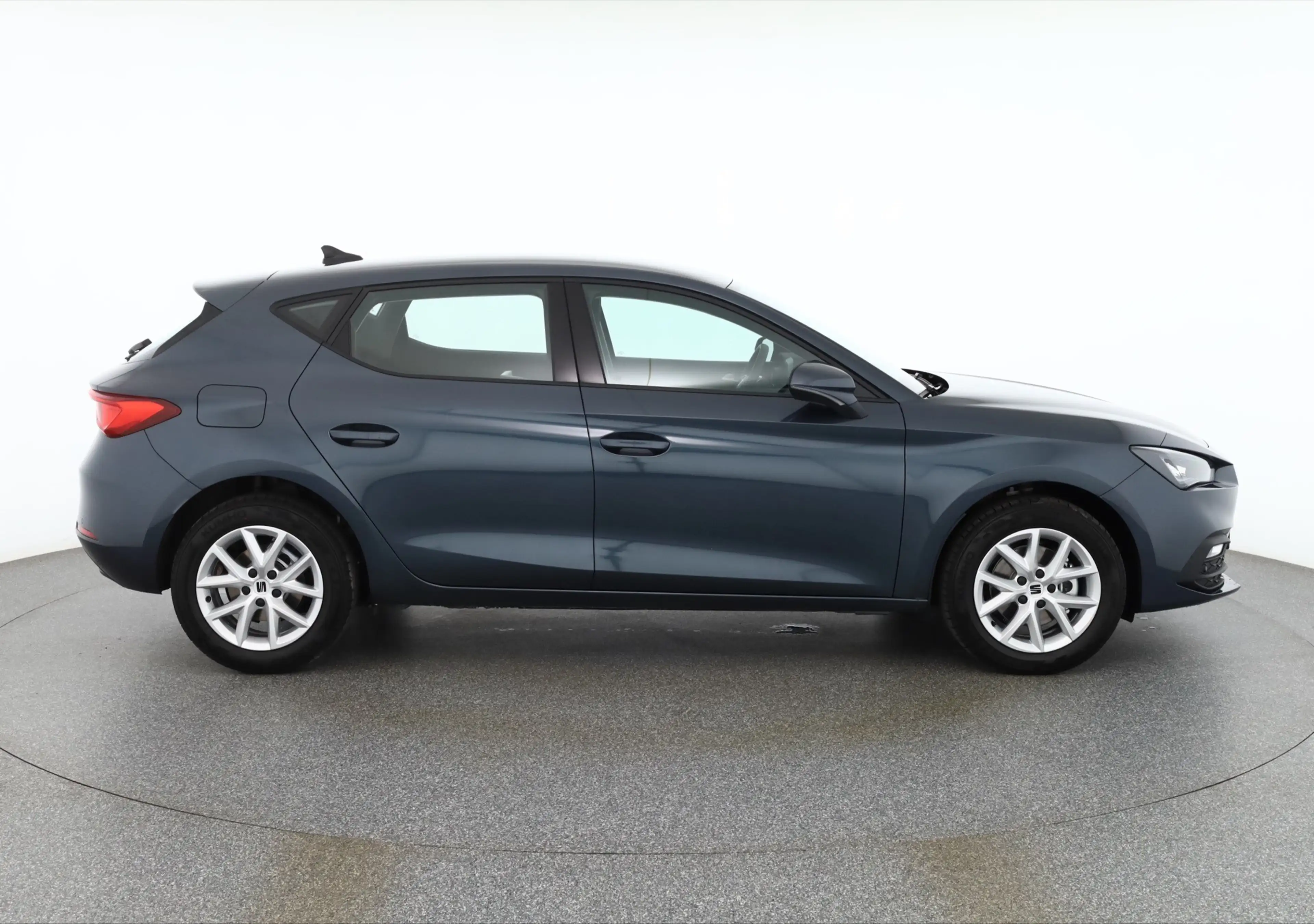 SEAT Leon 1.5 TSI LED ACC Sitzheizung — photo 6
