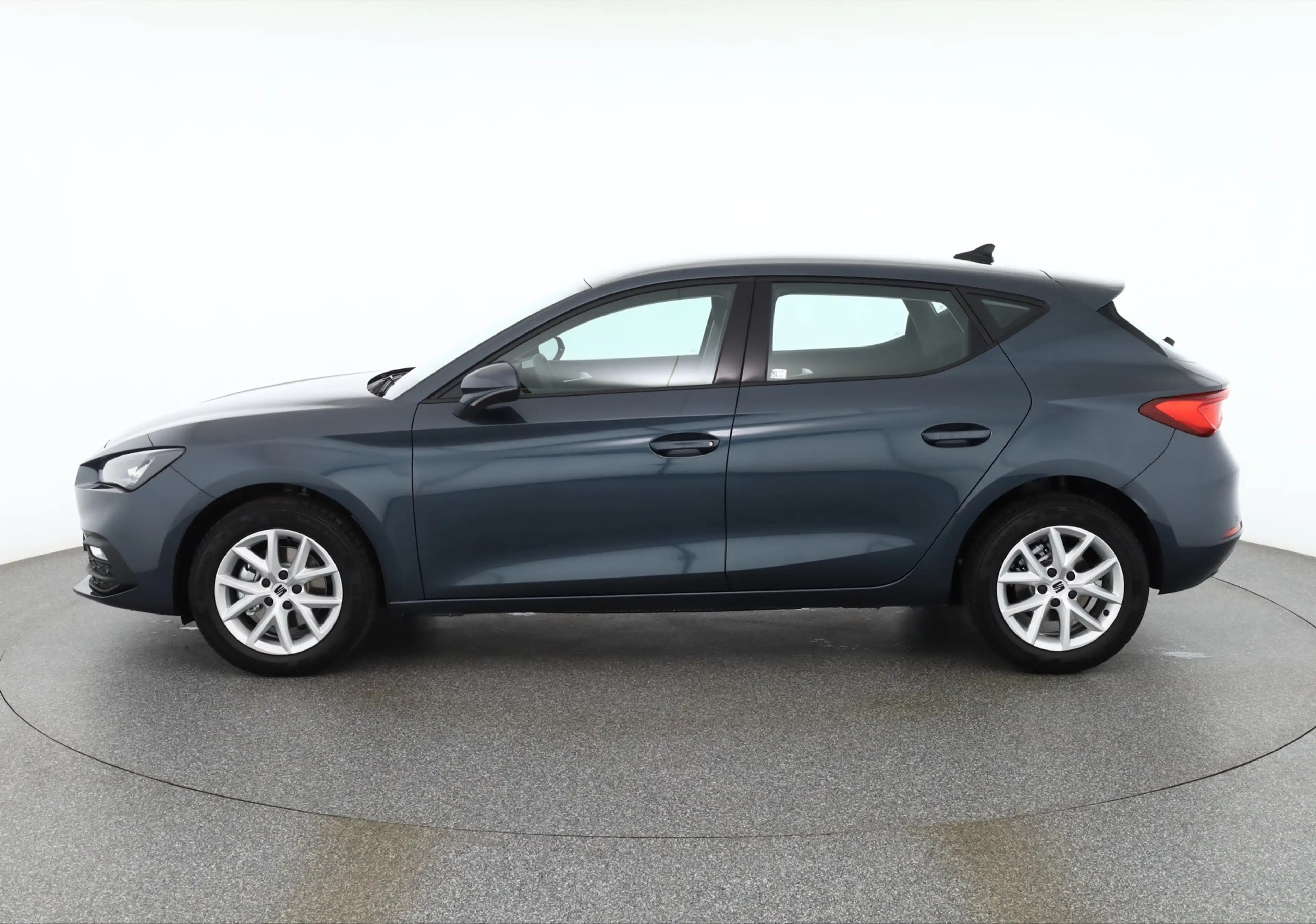 SEAT Leon 1.5 TSI LED ACC Sitzheizung — photo 2