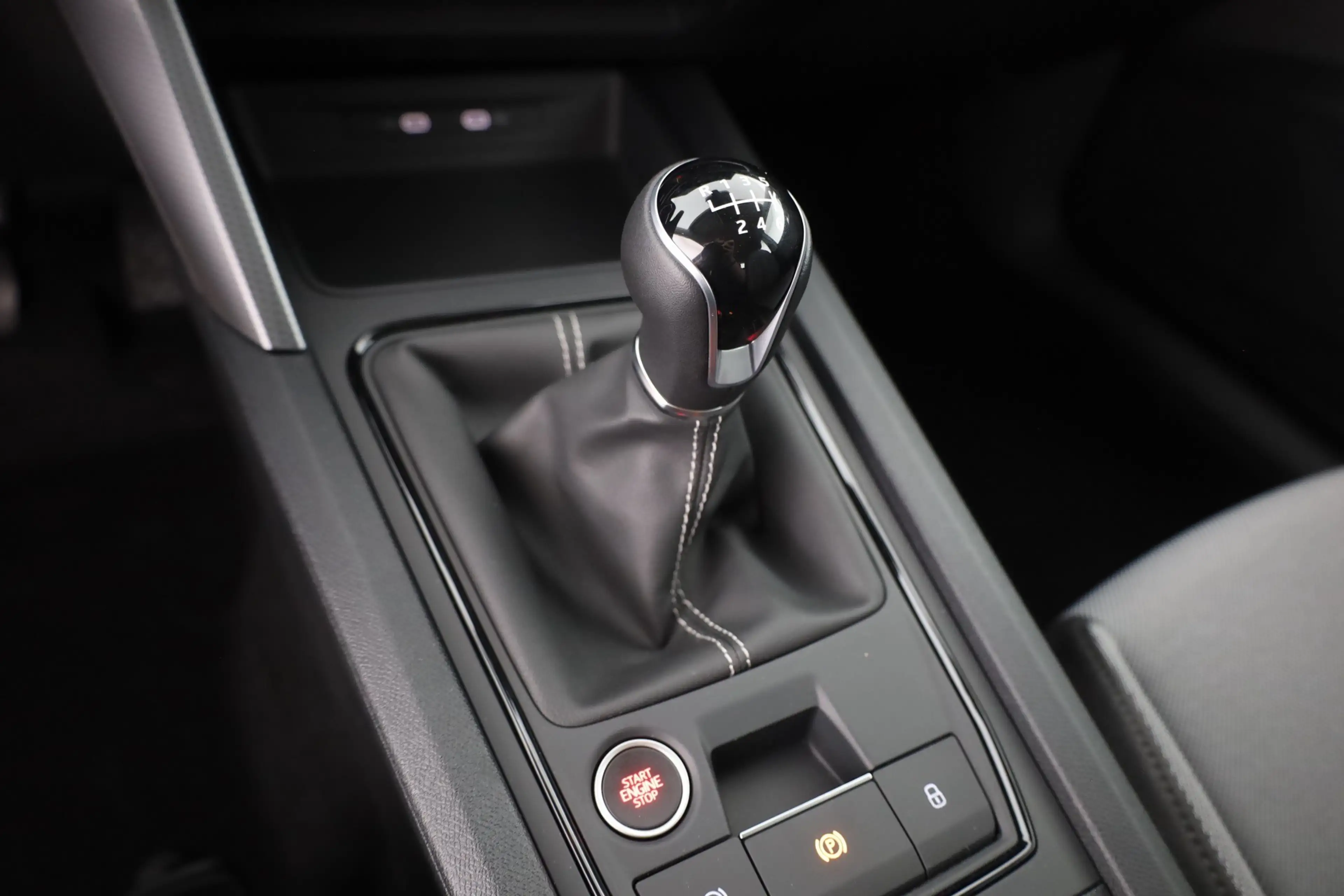 SEAT Leon 1.5 TSI LED ACC Sitzheizung — photo 13