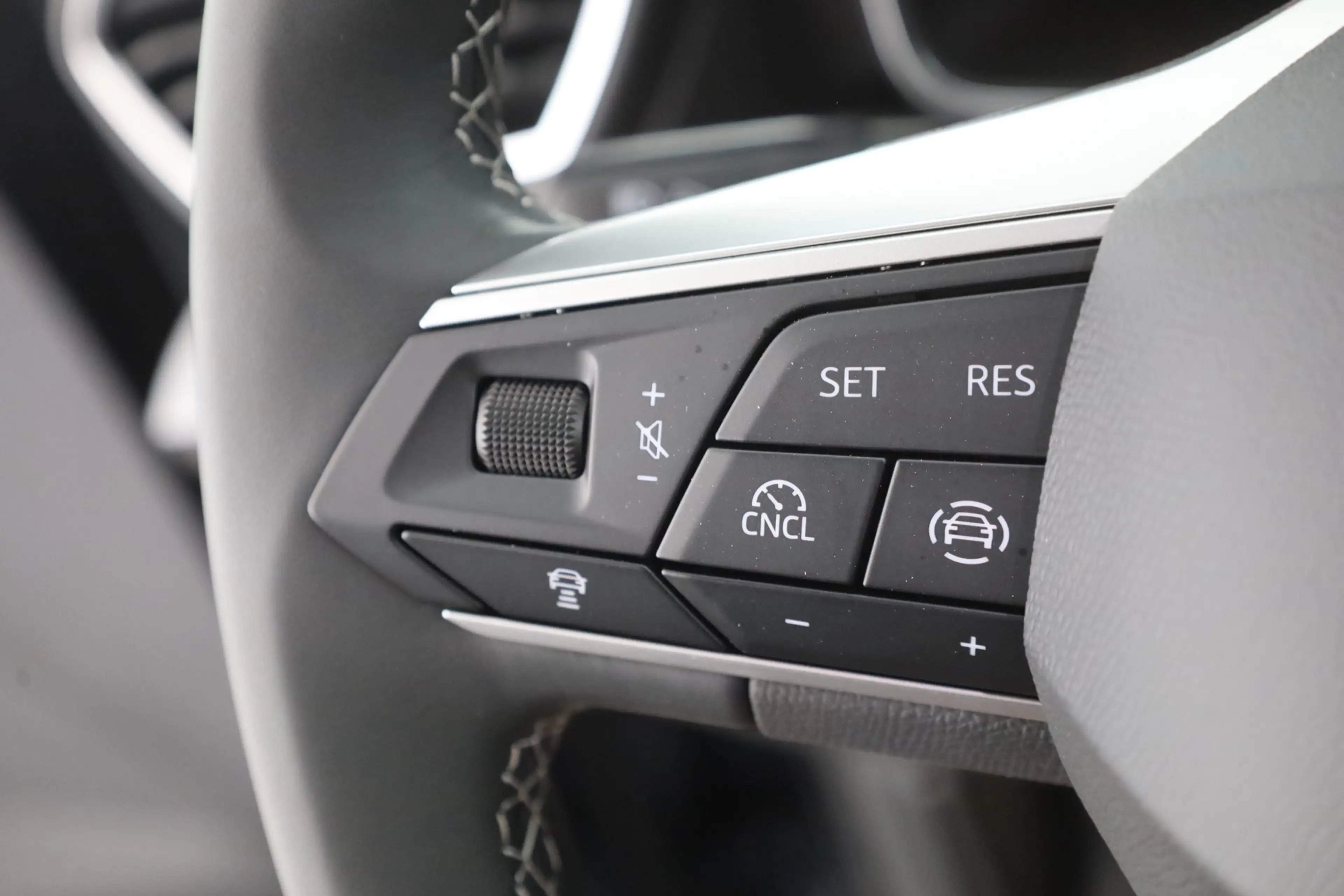 SEAT Leon 1.5 TSI LED ACC Sitzheizung — photo 15