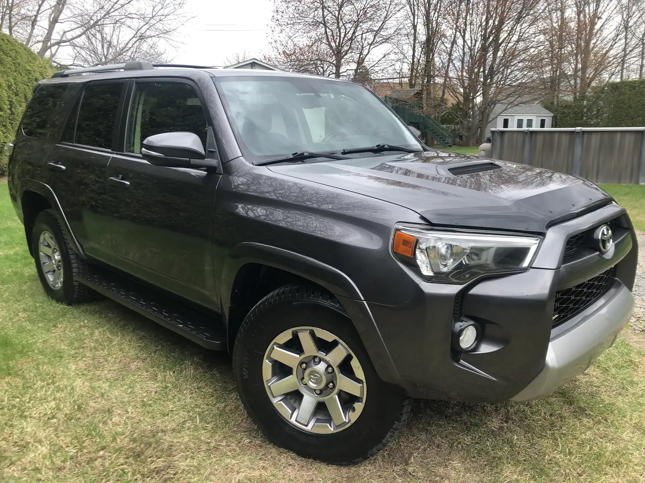 Toyota 4-Runner снимка Toyota 4-Runner