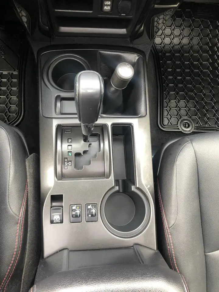 Toyota 4-Runner снимка Toyota 4-Runner