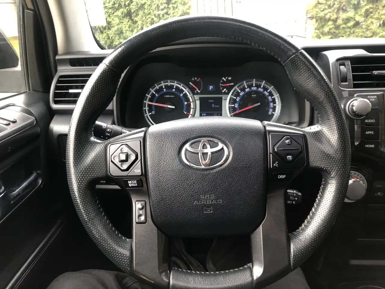Toyota 4-Runner снимка Toyota 4-Runner