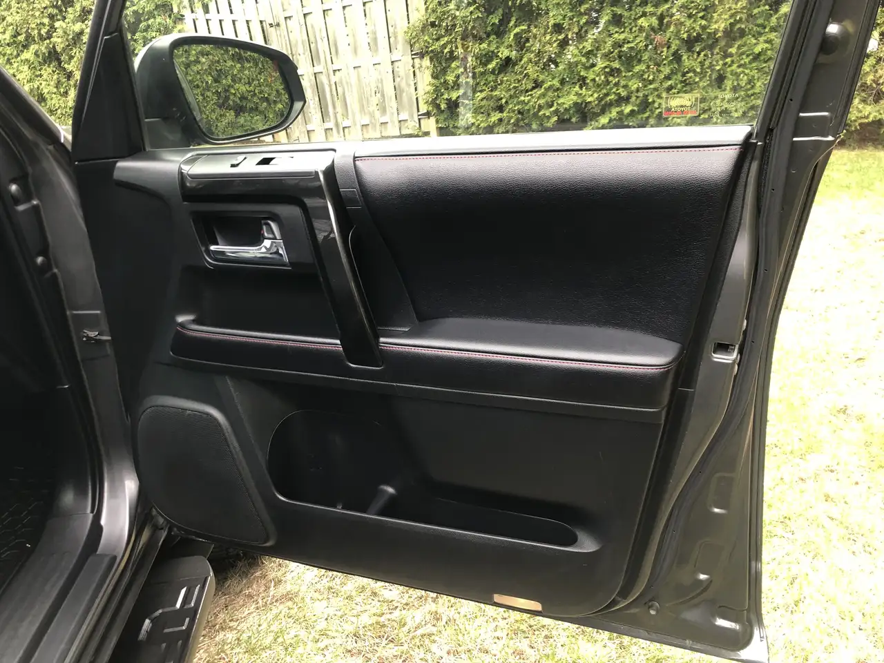 Toyota 4-Runner снимка Toyota 4-Runner