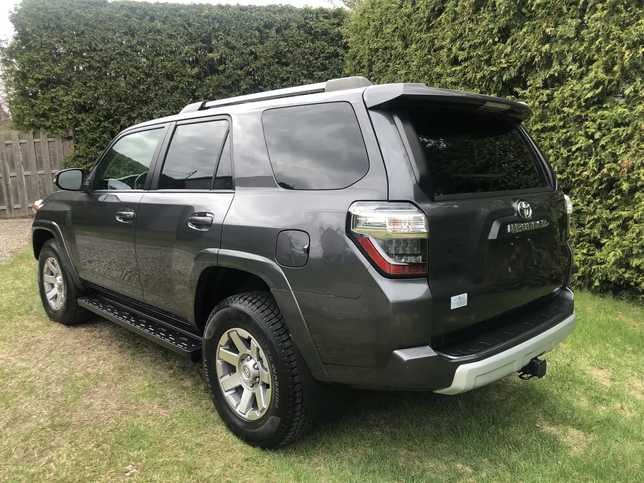 Toyota 4-Runner снимка Toyota 4-Runner