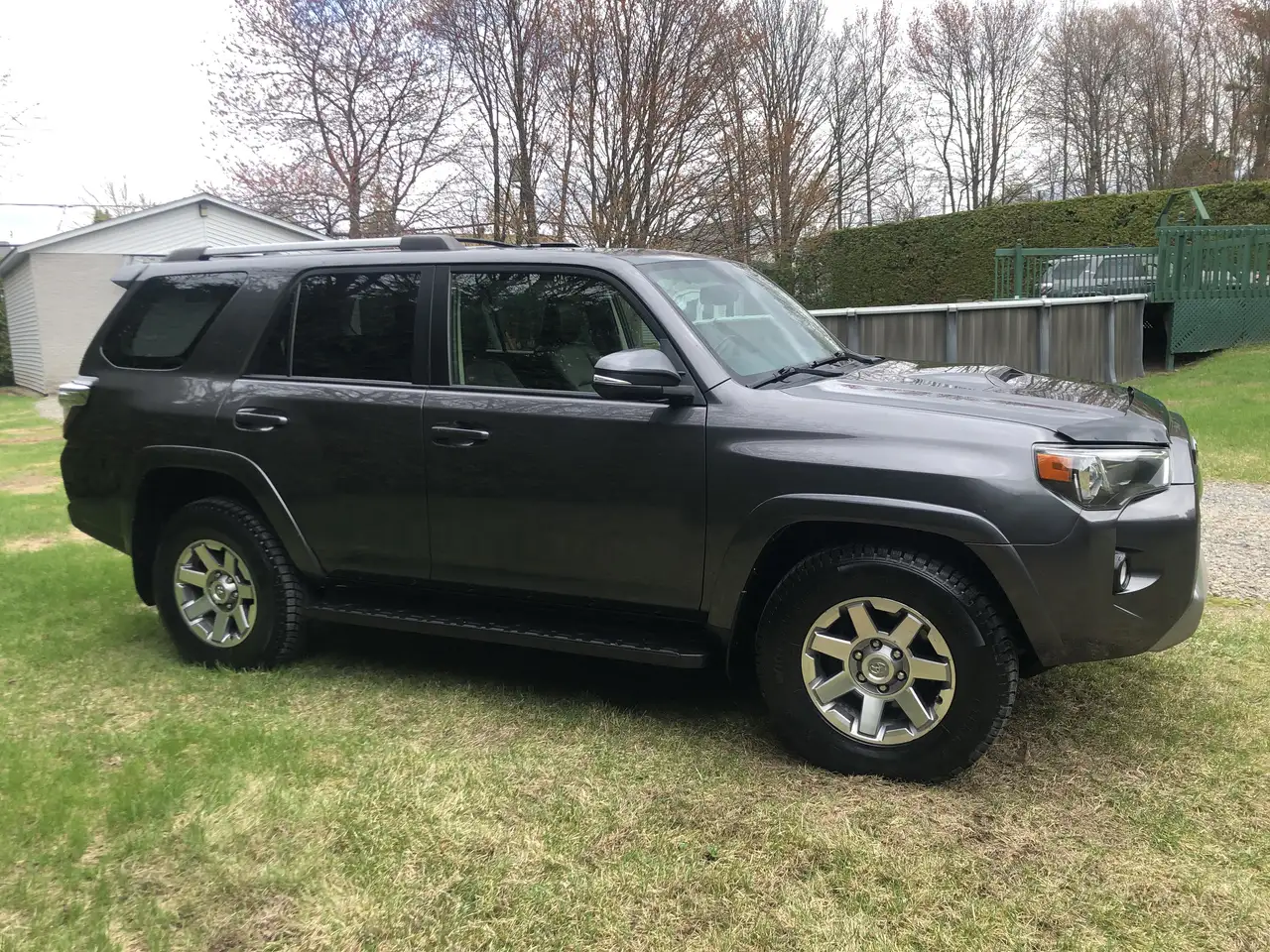 Toyota 4-Runner снимка Toyota 4-Runner