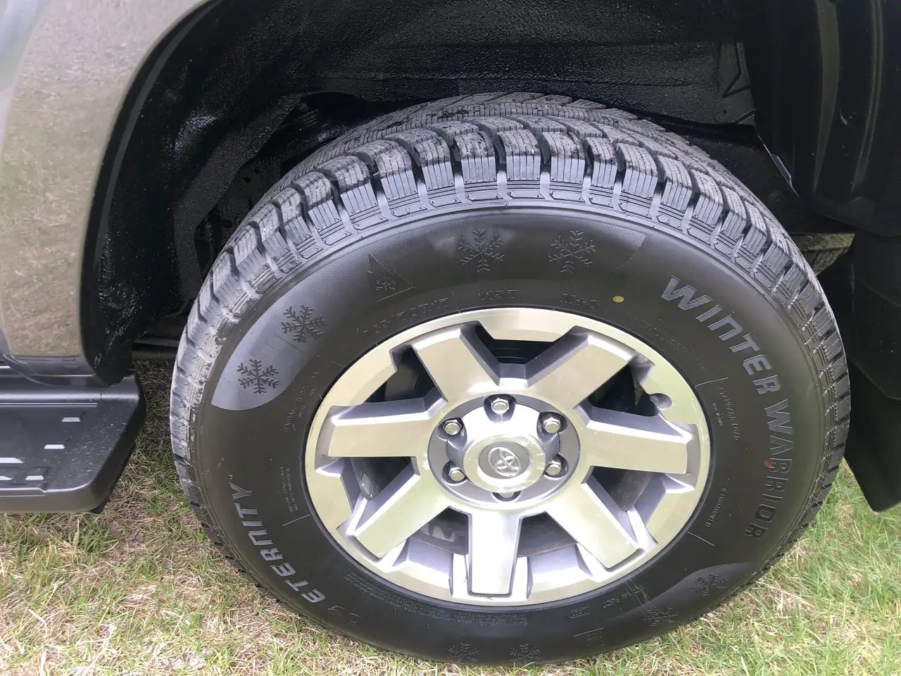 Toyota 4-Runner снимка Toyota 4-Runner