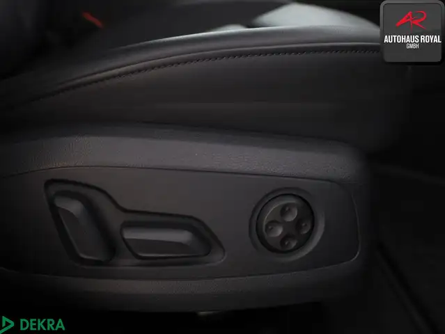 Audi A4 view 12