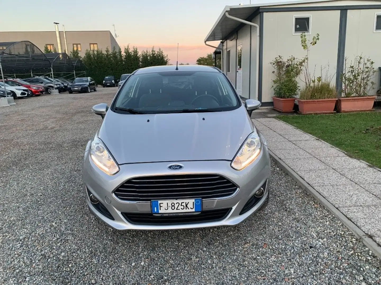Ford Fiesta 1.5 TDCi 75CV 3 porte Titanium Grigio - 2