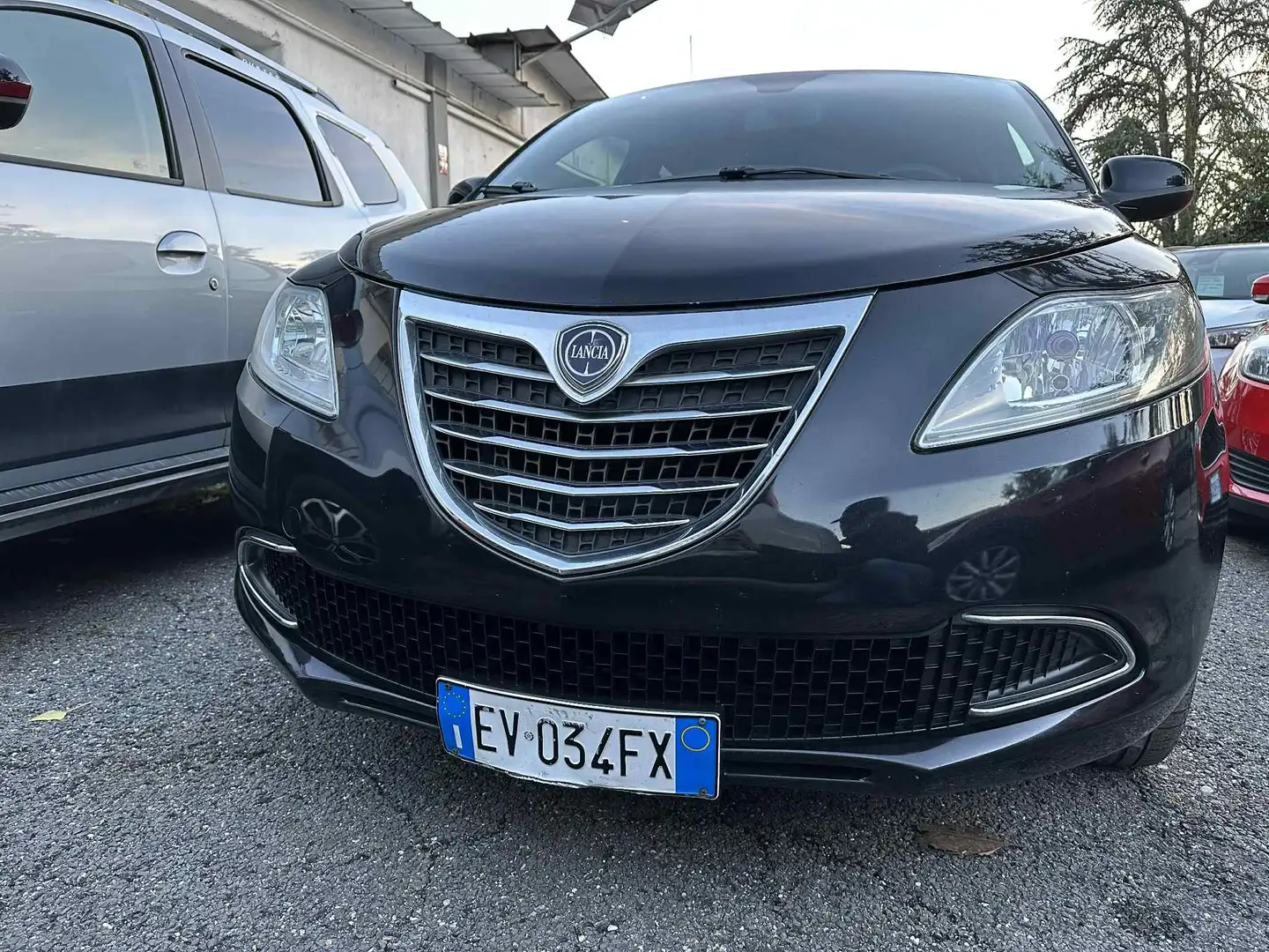 Lancia Ypsilon Ypsilon III 1.2 8v Silver start&stop E6 Nero - 2