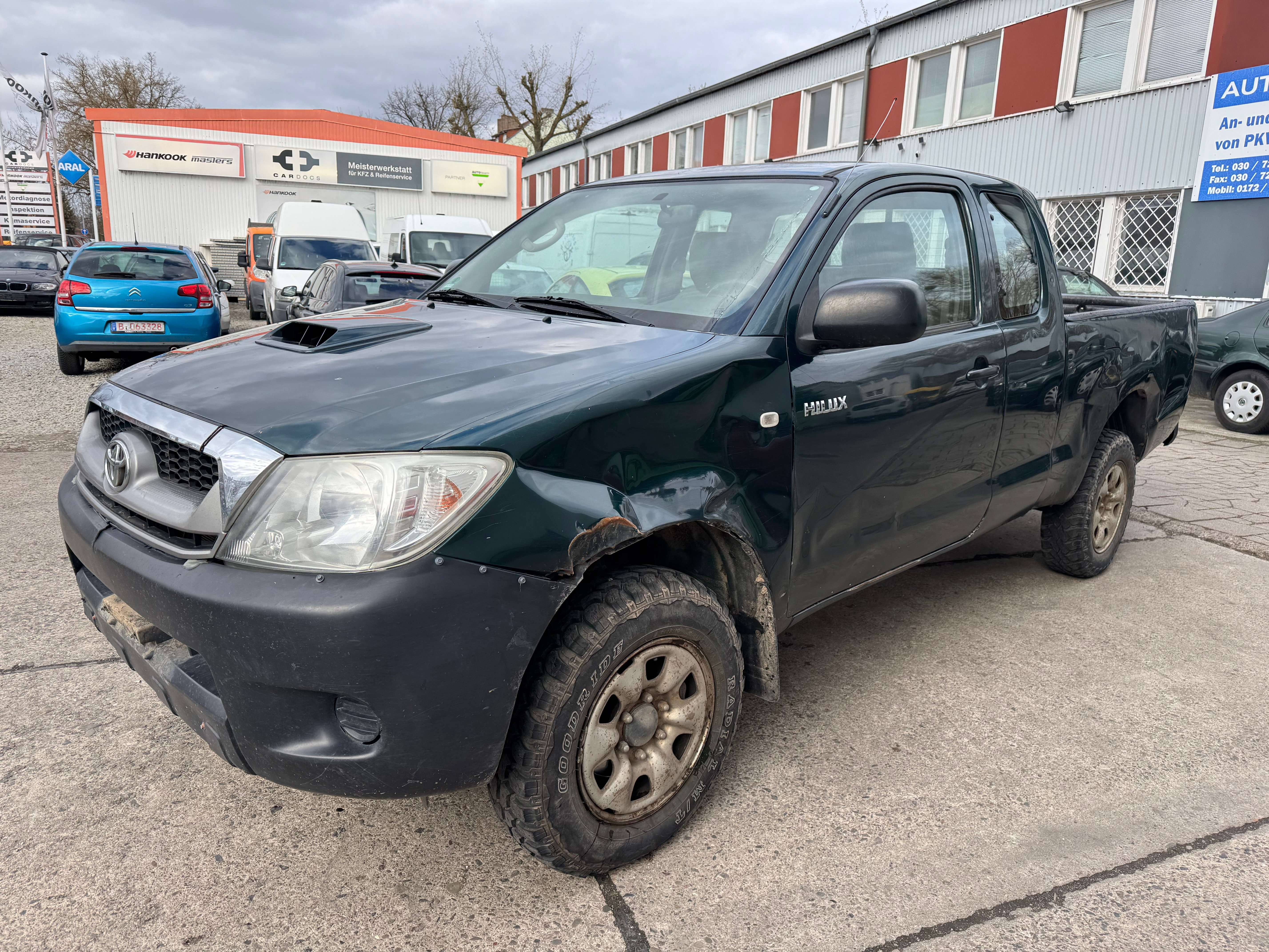 Second hand Toyota Hilux 2.5