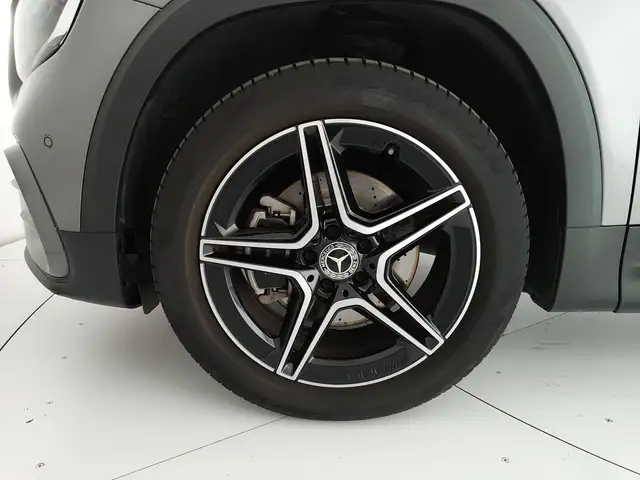 Mercedes-Benz GLB Class view 12