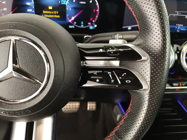 Mercedes-Benz GLB Class view 20