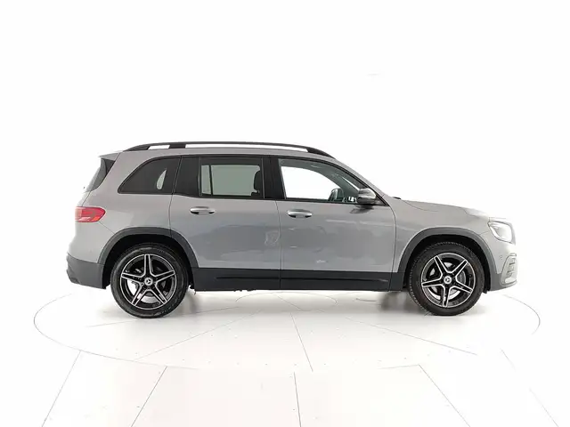 Mercedes-Benz GLB Class view 6