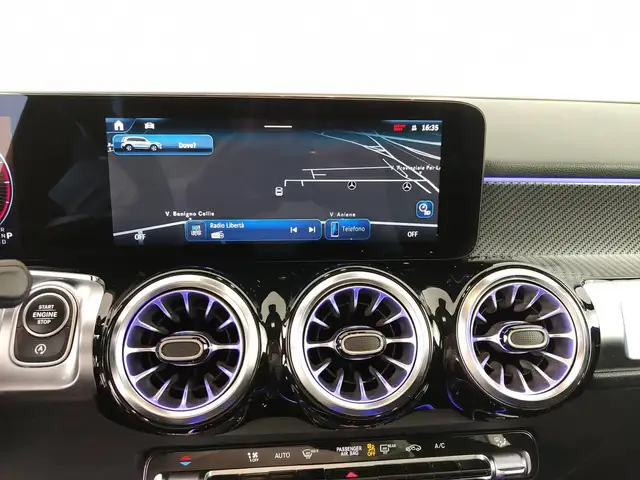 Mercedes-Benz GLB Class view 17