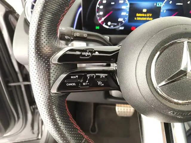 Mercedes-Benz GLB Class view 21