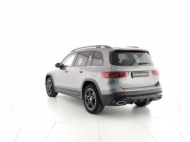 Mercedes-Benz GLB Class view 3