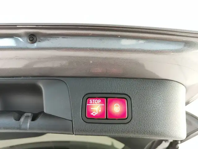 Mercedes-Benz GLB Class view 11