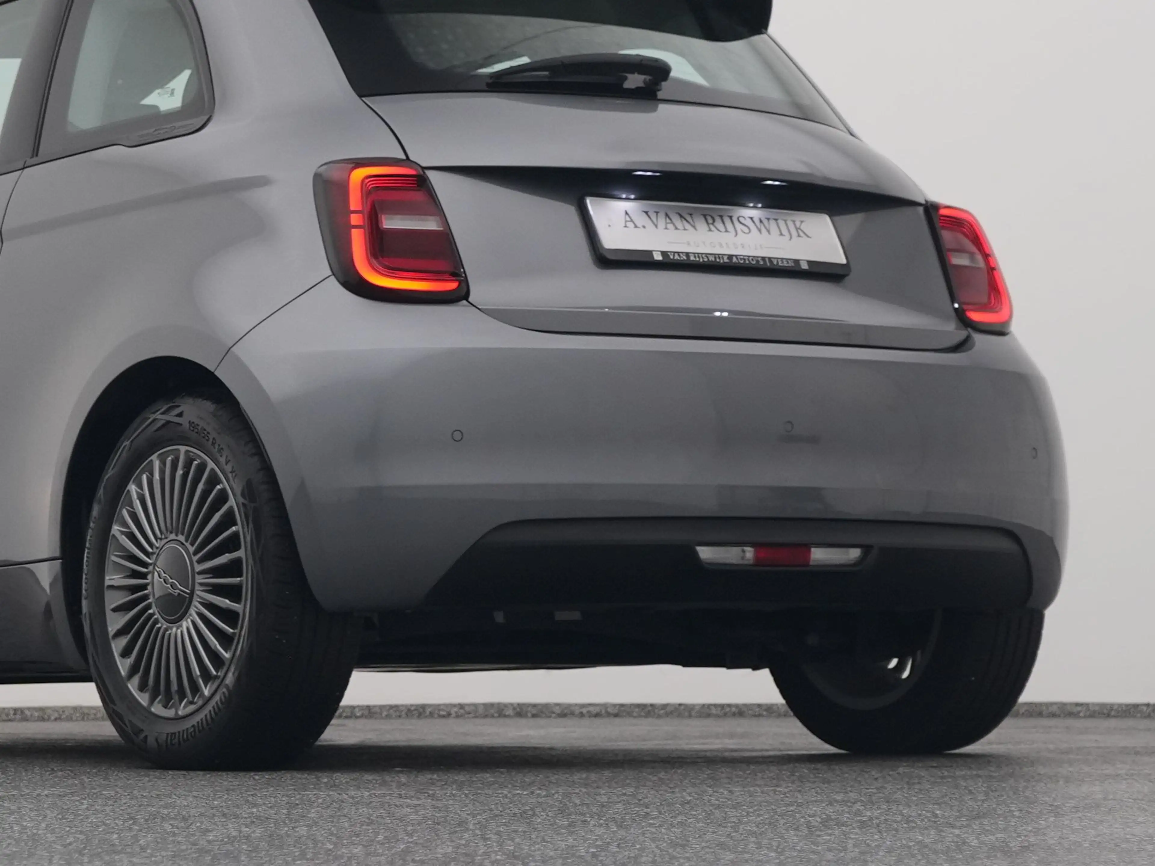 Fiat 500 Action 24 kWh | 5" INFOTAINMENT | NAVI — photo 23