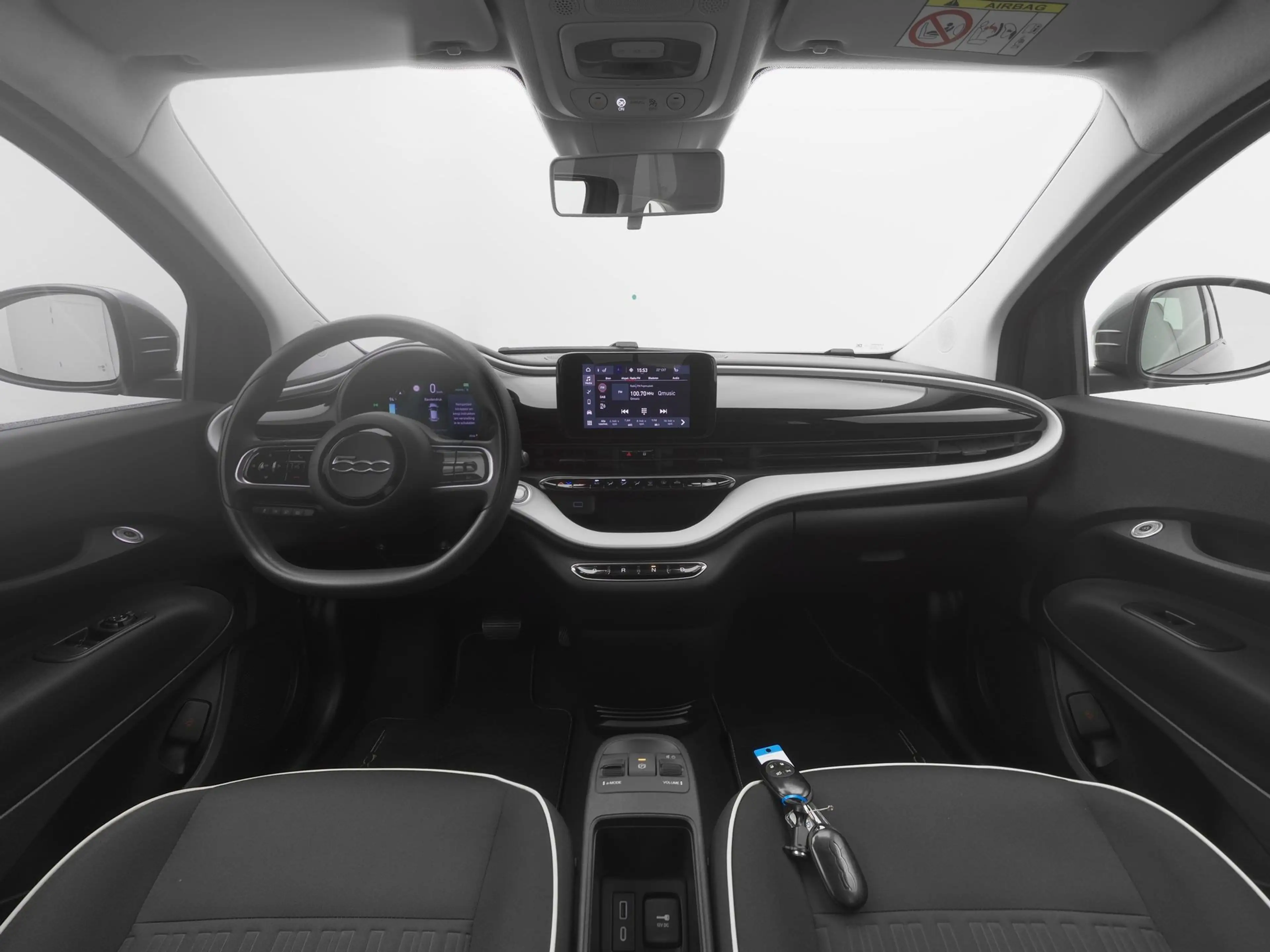 Fiat 500 Action 24 kWh | 5" INFOTAINMENT | NAVI — photo 3
