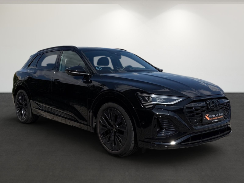 Audi Q8 e-tron 55 quattro s-line — photo 3