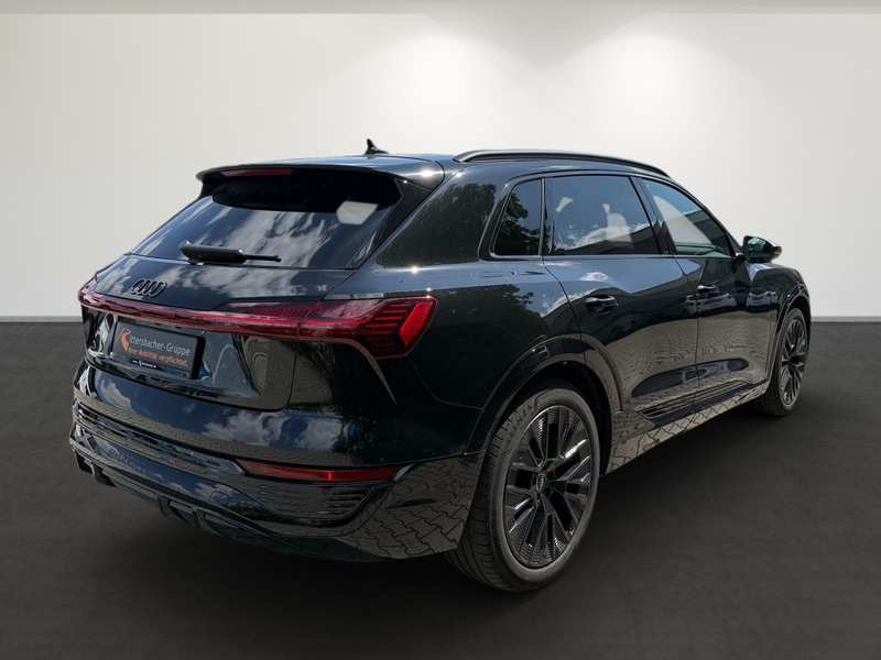 Audi Q8 e-tron 55 quattro s-line — photo 5