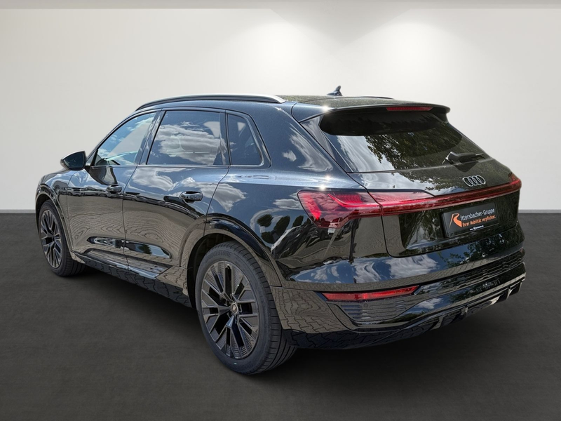 Audi Q8 e-tron 55 quattro s-line — photo 6