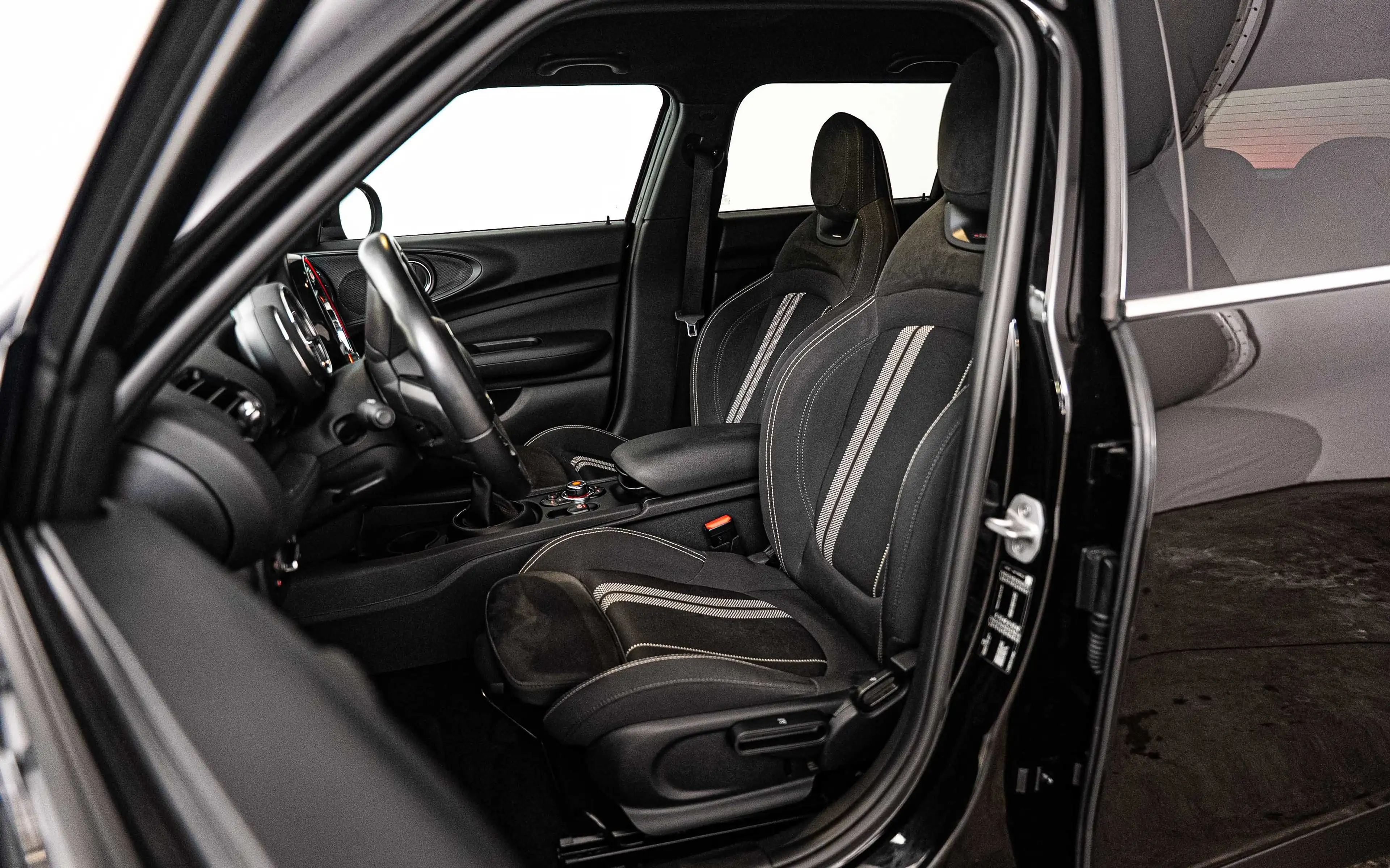 MINI One Clubman 102ch John Cooper Works — photo 9