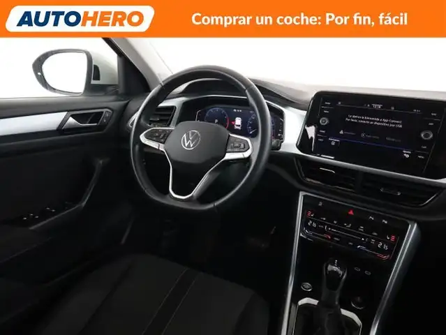 Volkswagen T-Roc view 14