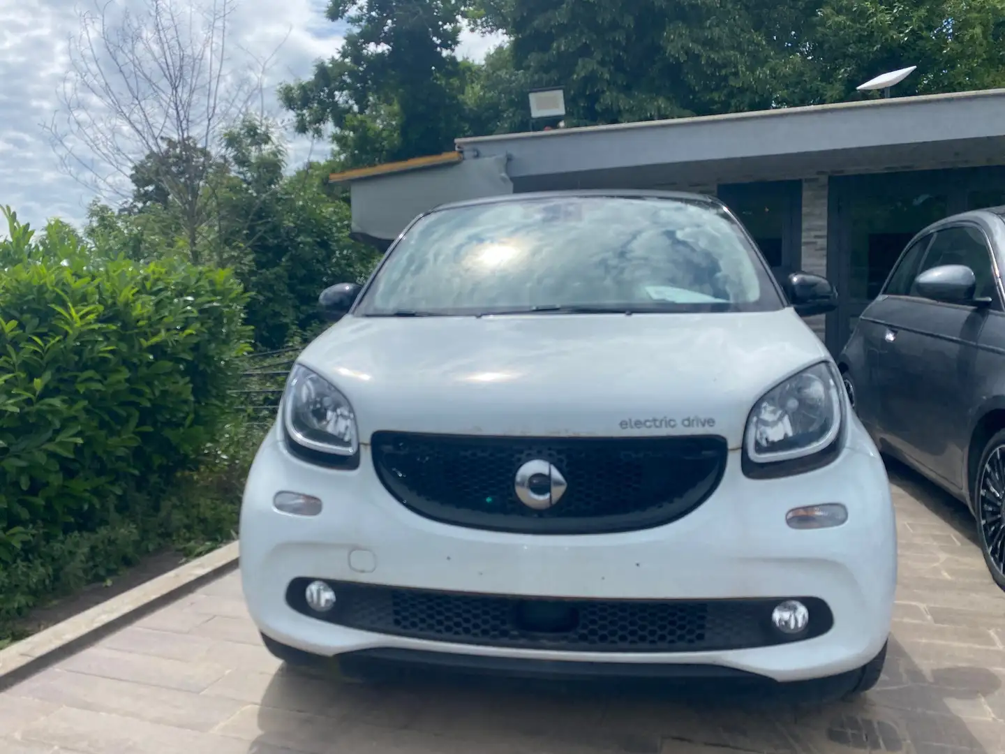 smart forFour EQ PRIME CABRIO Full Electtric Bílá - 2