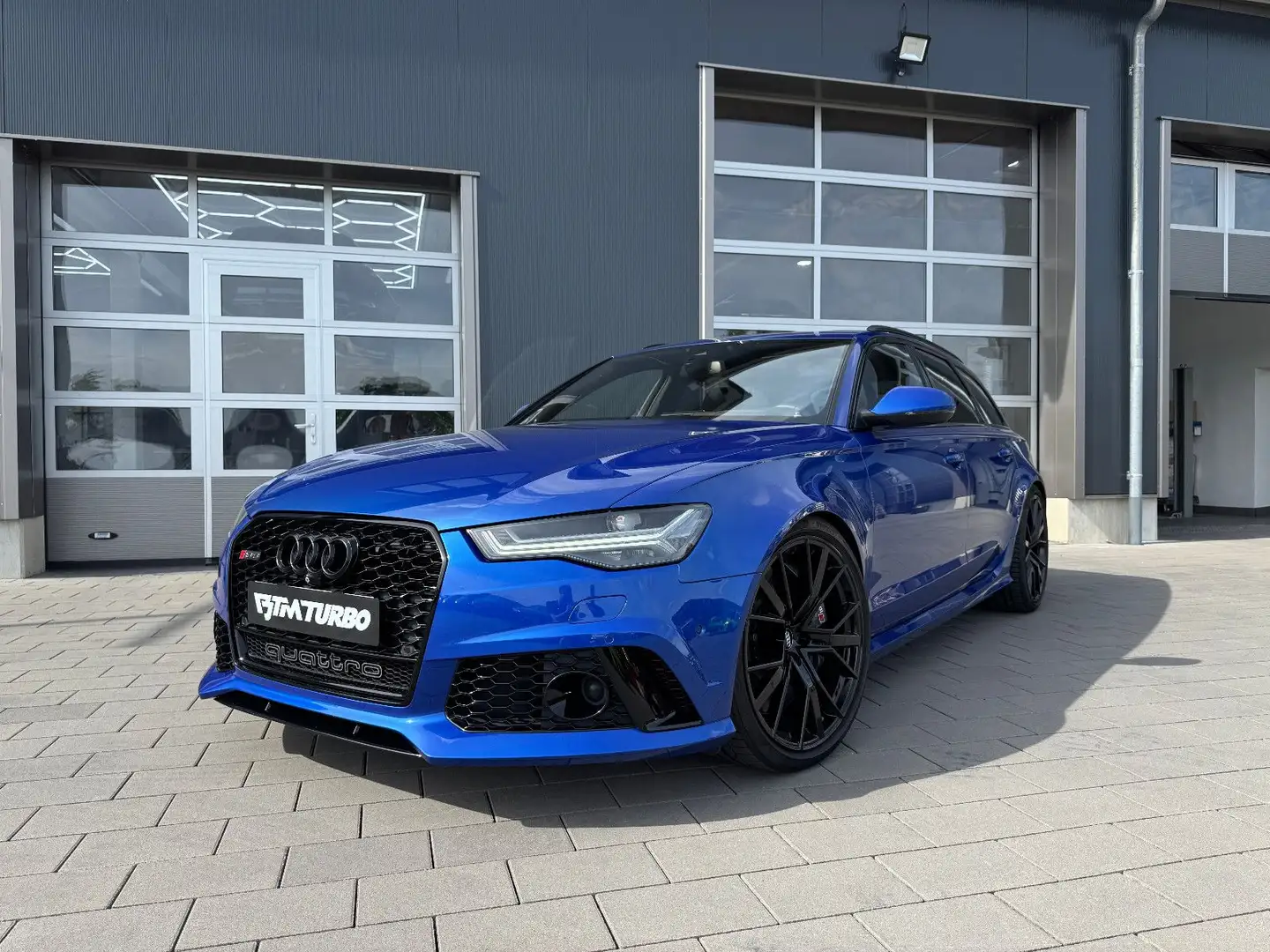 Audi RS6 RS 6 Avant 4.0 TFSI quattro performance Akra Blau - 1