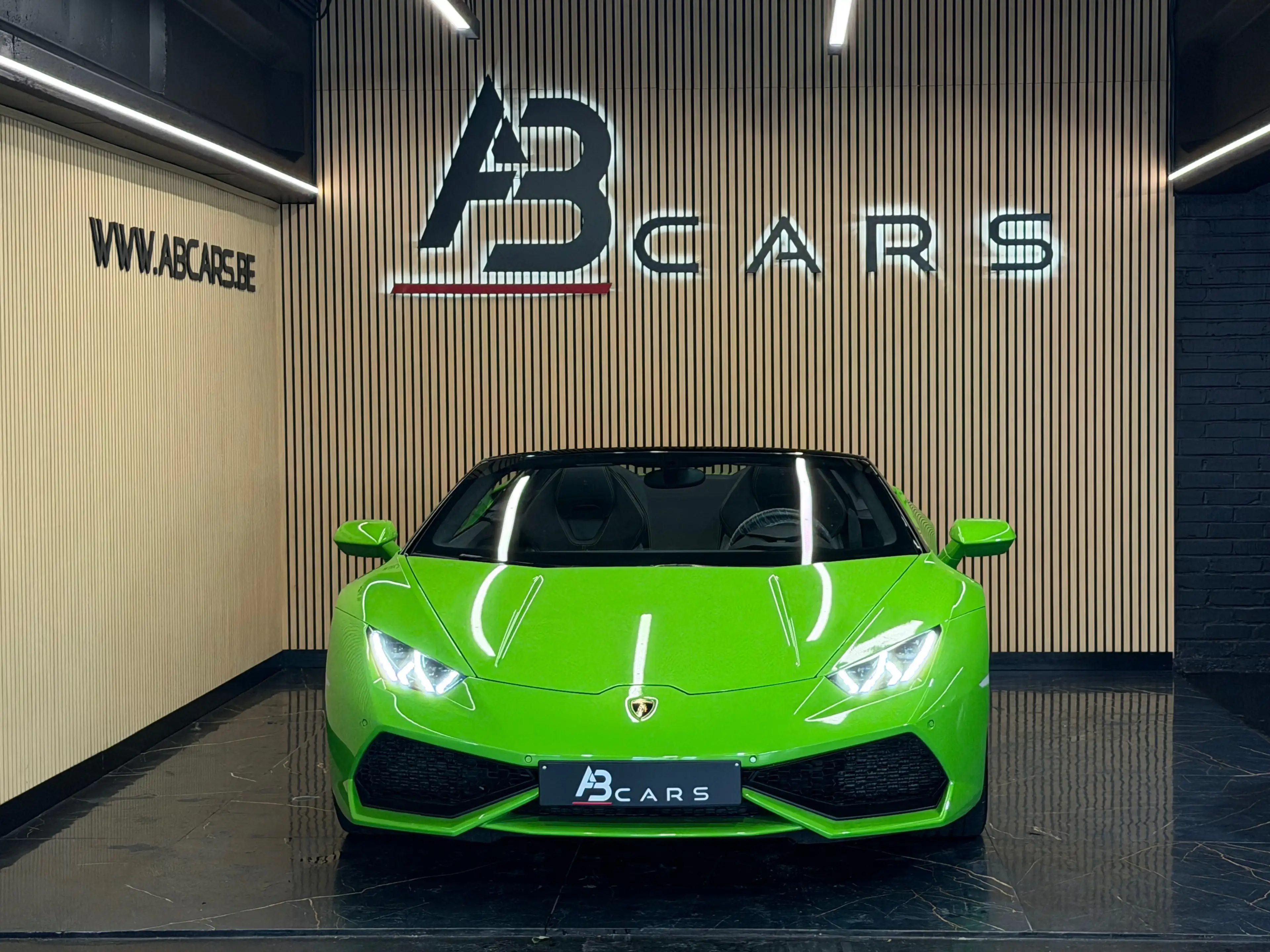 Lamborghini Huracán SPYDER 5.2I V10 40V LP610-4** BELIGUM CAR** GARANTIE 12 MOIS** — photo 4