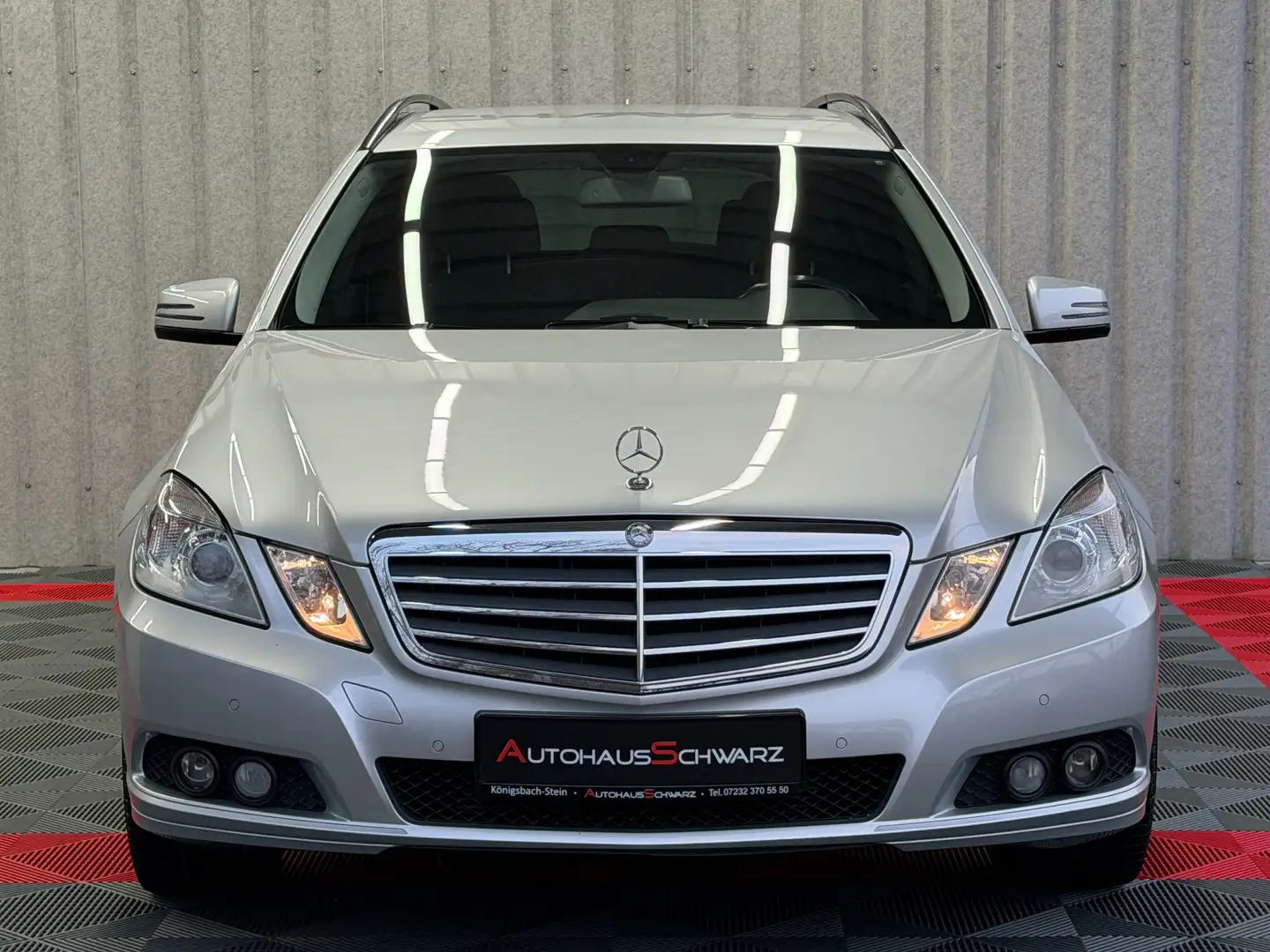 Mercedes-Benz E 200 E200 CGI BlueEfficiency Tempo AHK SHZ PDC Alu Zilver - 2