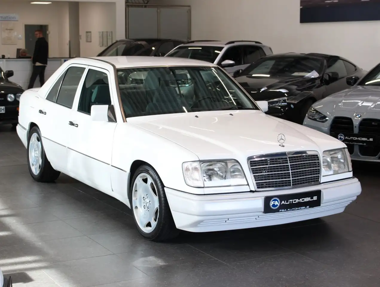 Mercedes-Benz E 220 2.Hand+Klima+126Tkm+Top Zustand, foto 2