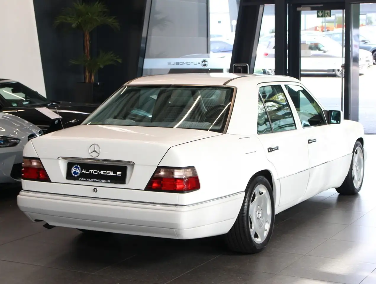 Mercedes-Benz E 220 2.Hand+Klima+126Tkm+Top Zustand, foto 5