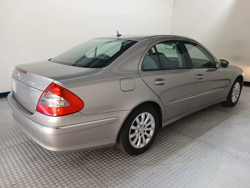 Mercedes-Benz E 200 E200 K*AUTOM.*TÜV NEU*KLIMA*PDC*NAVI*ACC*AHK*2.H — photo 5
