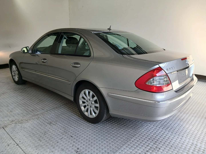 Mercedes-Benz E 200 E200 K*AUTOM.*TÜV NEU*KLIMA*PDC*NAVI*ACC*AHK*2.H — photo 4
