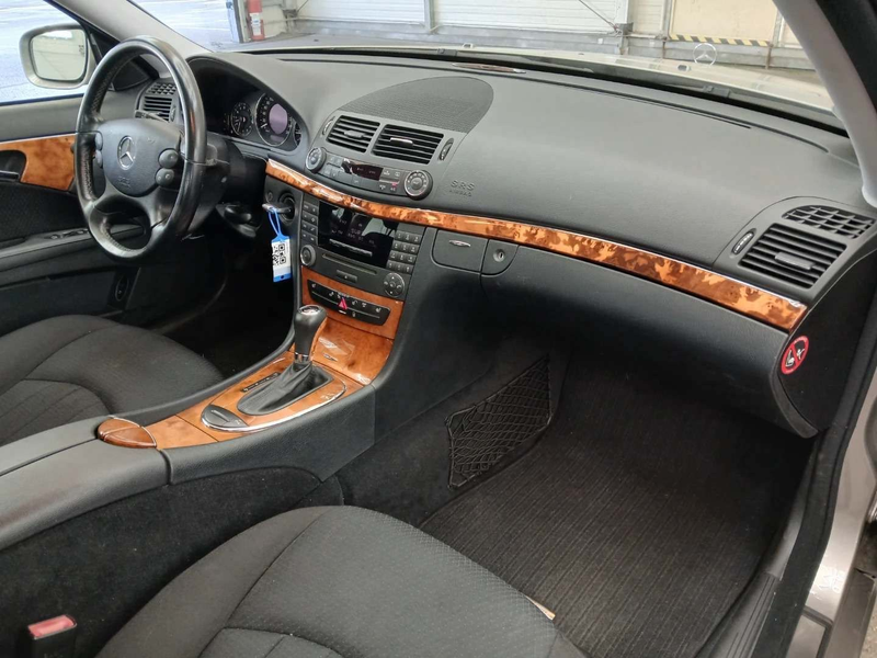 Mercedes-Benz E 200 E200 K*AUTOM.*TÜV NEU*KLIMA*PDC*NAVI*ACC*AHK*2.H — photo 11