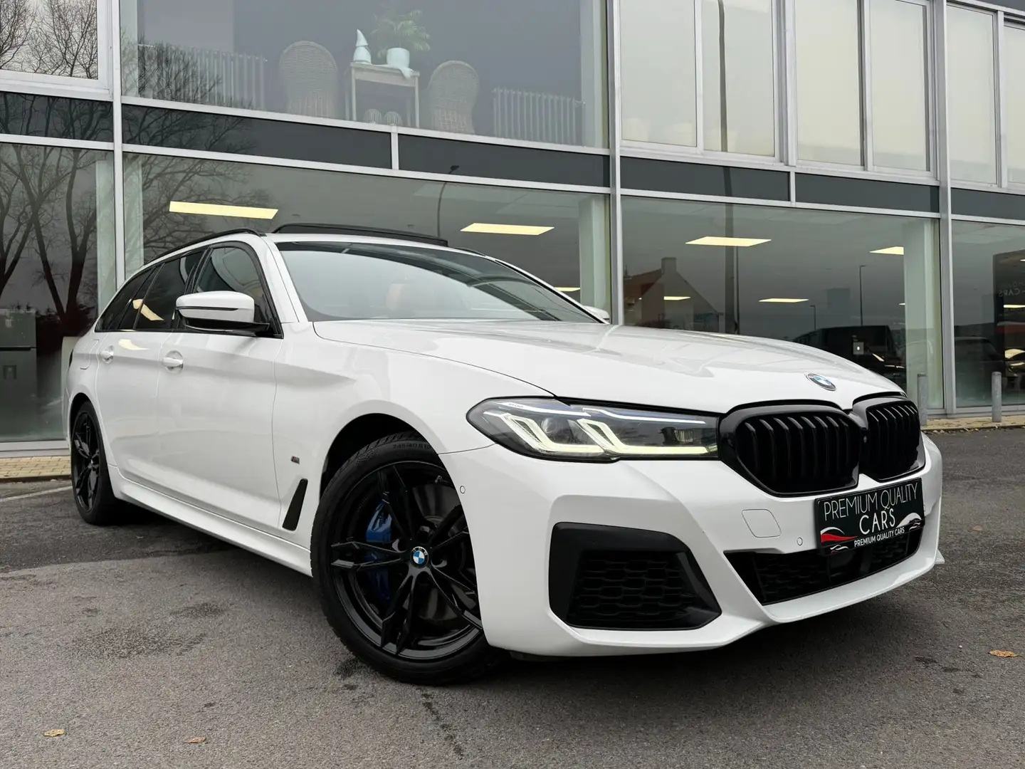 BMW 540 xDrive M Sport Edition / LASERLIGHTS / PANO / HUD/ Blanc - 2