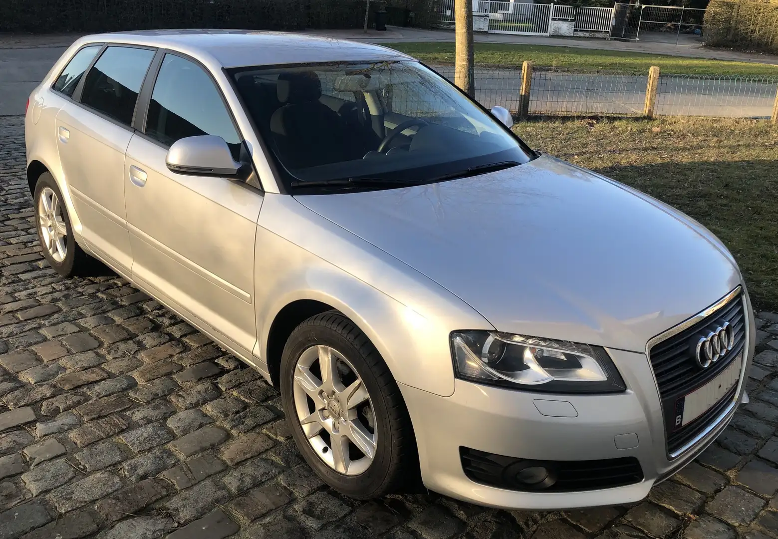Audi A3 A3 2.0 TDI Sportback DPF Attraction Zilver - 2