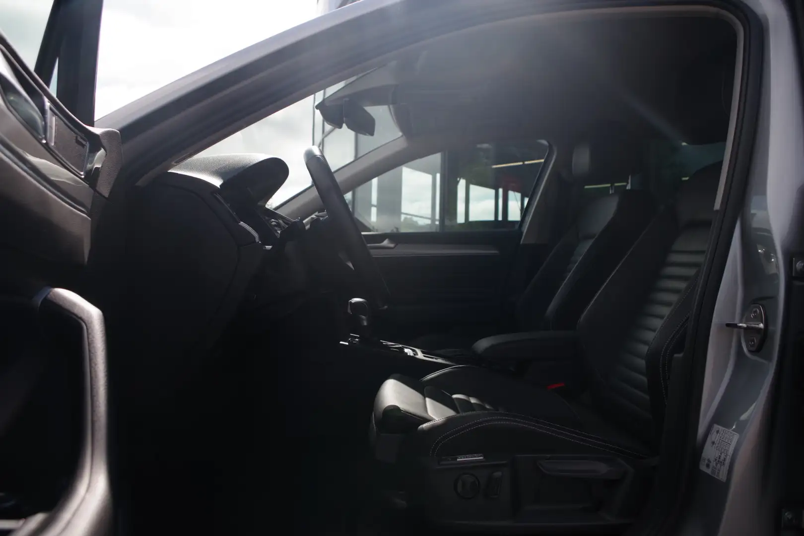 Volkswagen Passat Variant 1.4 TSI PHEV GTE 218 PK Business PHEV, Adap. Cruis Grijs - 2