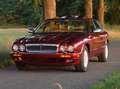 Daimler Six 4.0 SWB – Carnival Red – 49.940km – Y1995 Rouge - thumbnail 18