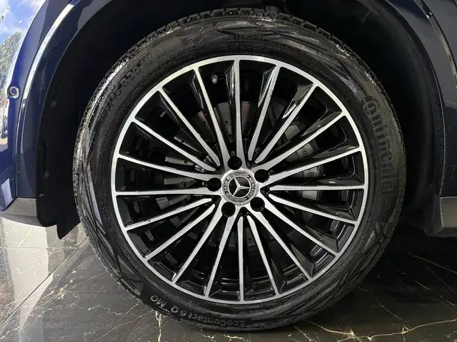 Mercedes-Benz GLC view 9