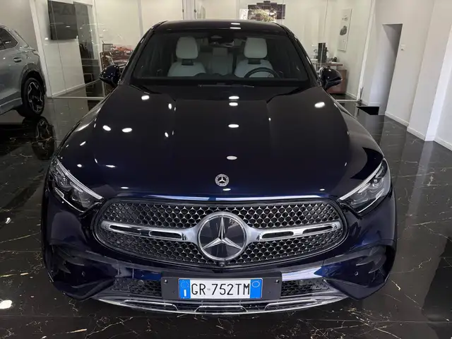 Mercedes-Benz GLC view 2