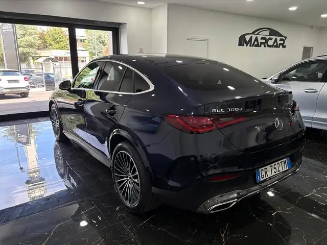 Mercedes-Benz GLC view 4