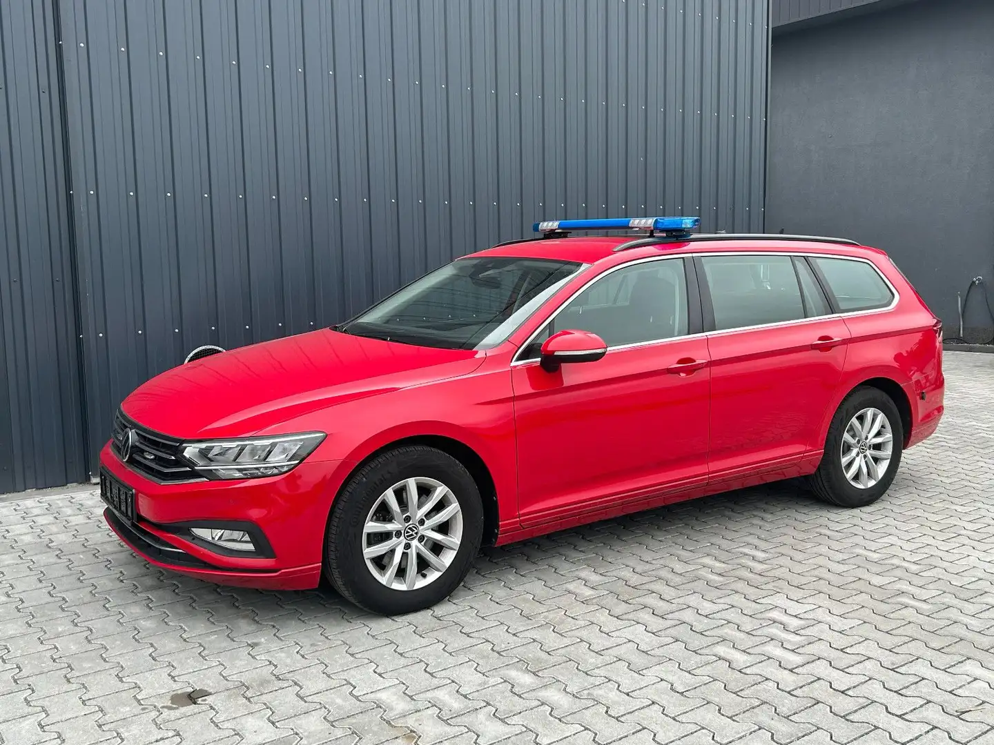 Volkswagen Passat Variant 2,0 TDi *Feuerwehr, KdoW, ELW* Rot - 1